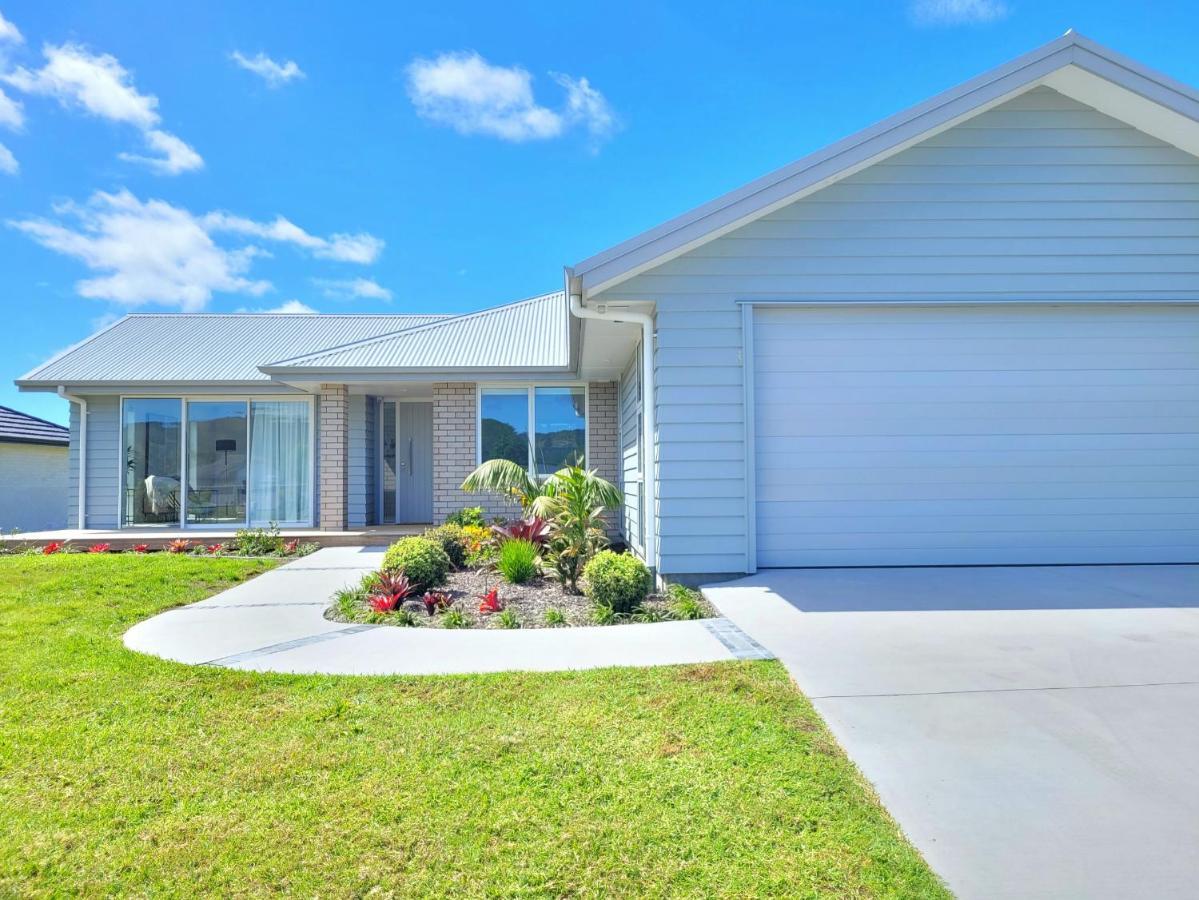 Hosts On The Coast - Bright New Delight On Kupe Villa Whitianga Exterior photo